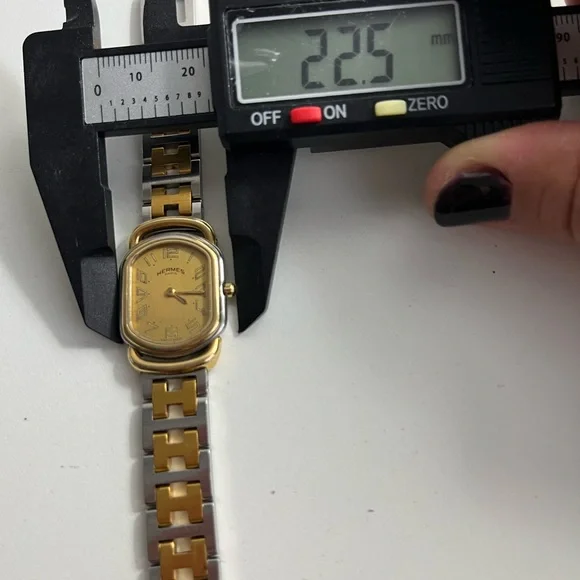 HERMÈS RALLYE 18K Yellow Gold-Plated ladies watch - Picture 14 of 17